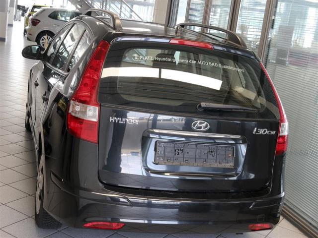 Hyundai i30 Kombi  für nur 3.300,- € bei Hoffmann Automobile in Wolfsburg kaufen und sofort mitnehmen - Bild 4